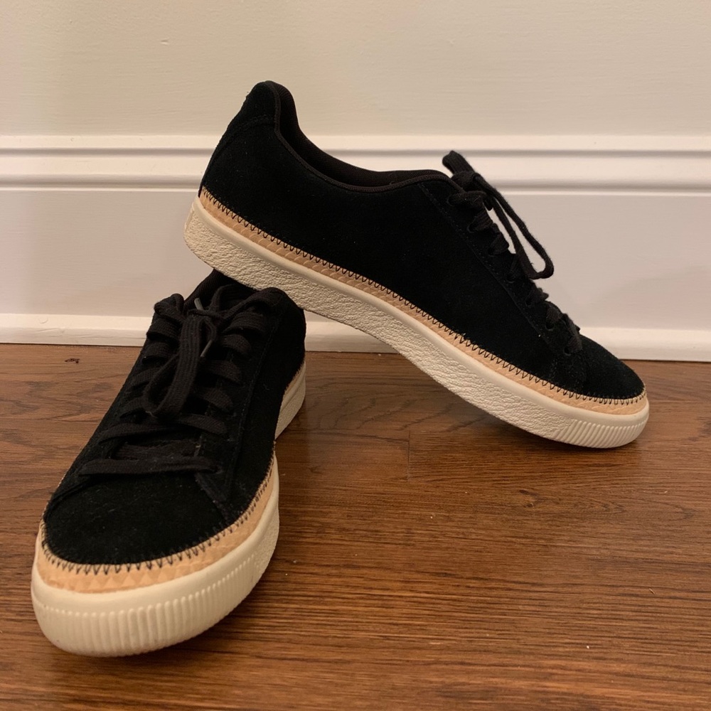 Size 9 Suede Pumas